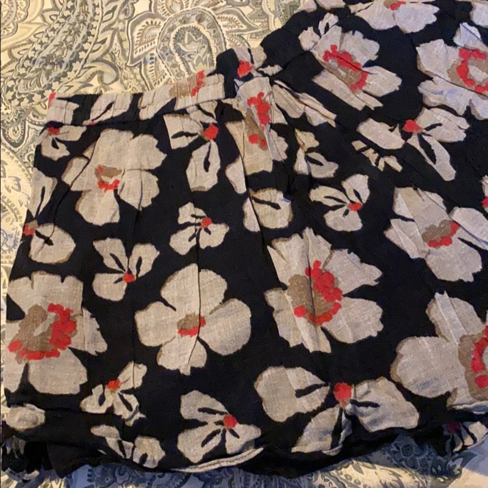 Stretchy Waist Flowered Skirt